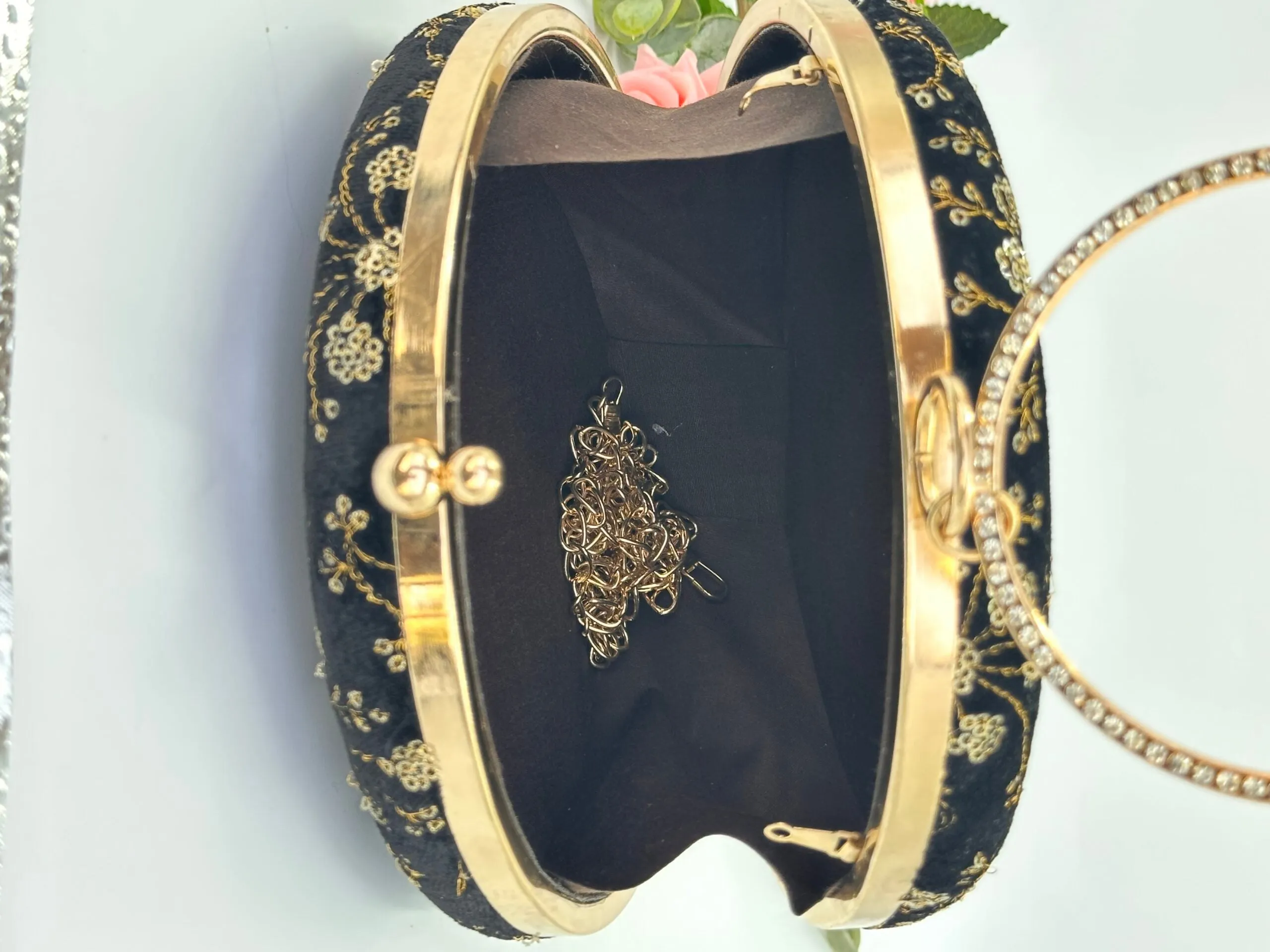 AESTHETIC BLACK SEQUINED ROUND PARTY CLUTCH