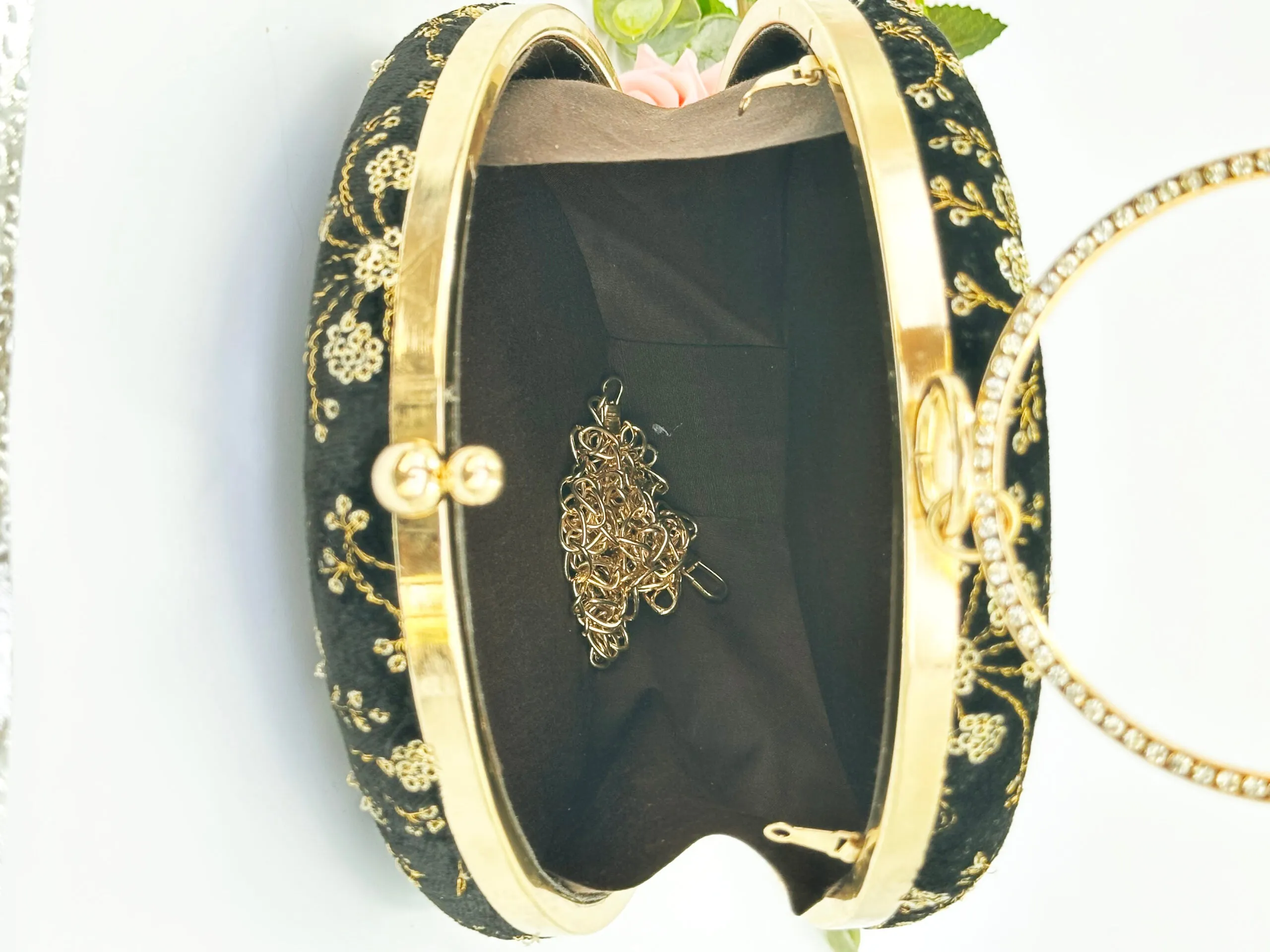 AESTHETIC BLACK SEQUINED ROUND PARTY CLUTCH
