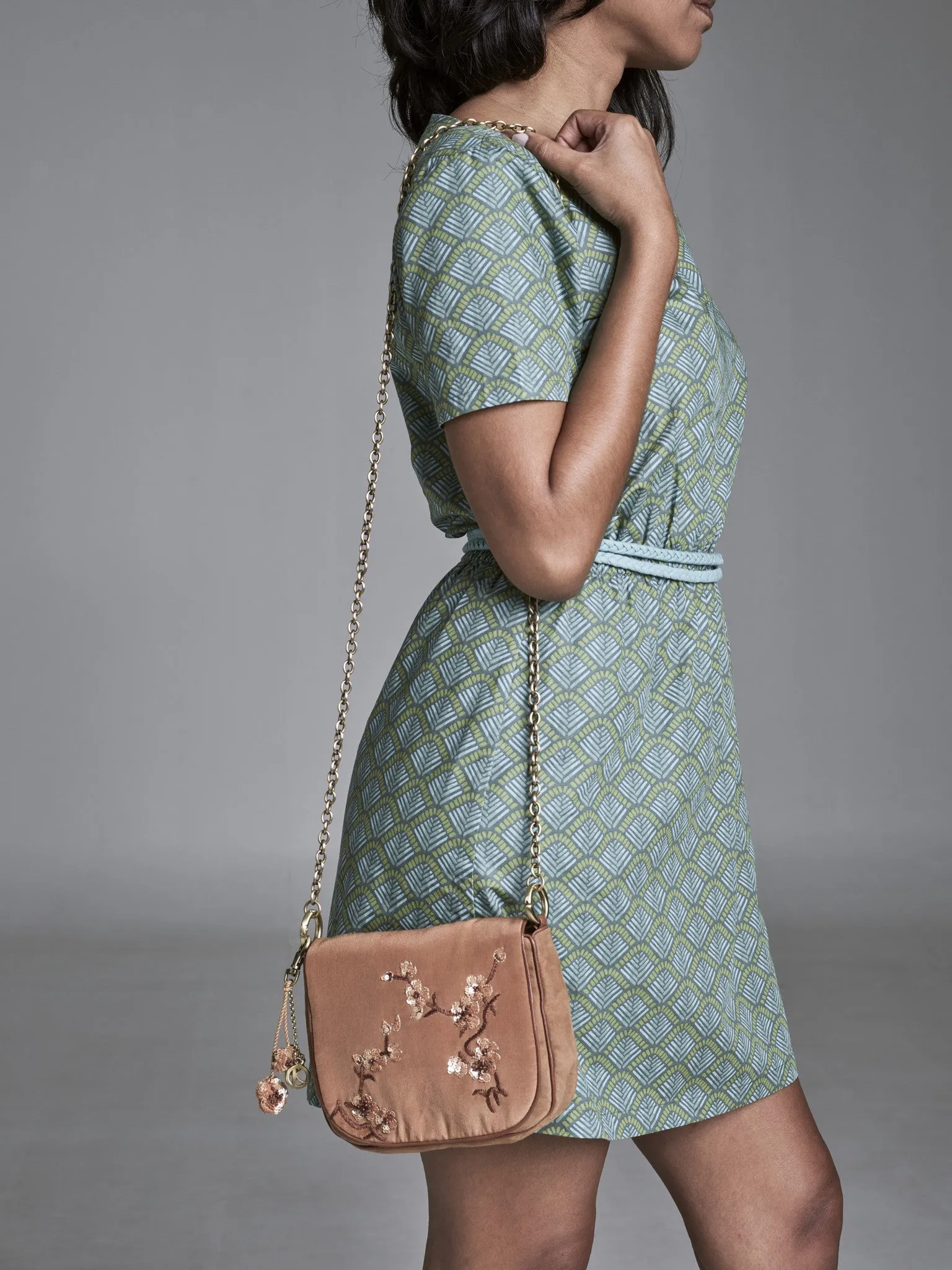 HATA SHOULDER BAG
