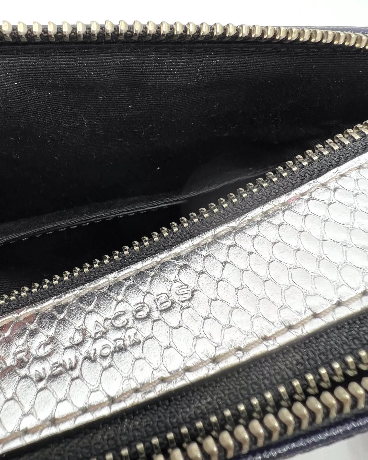 MARC JACOBS SNAPSHOT SEQUIN LEATHER CAMERA CROSSBODY BAG