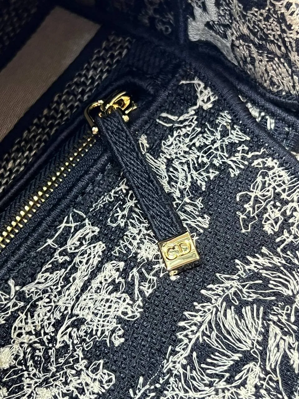 MEDIUM LADY D-LITE BAG Blue Toile de Jouy Embroidery