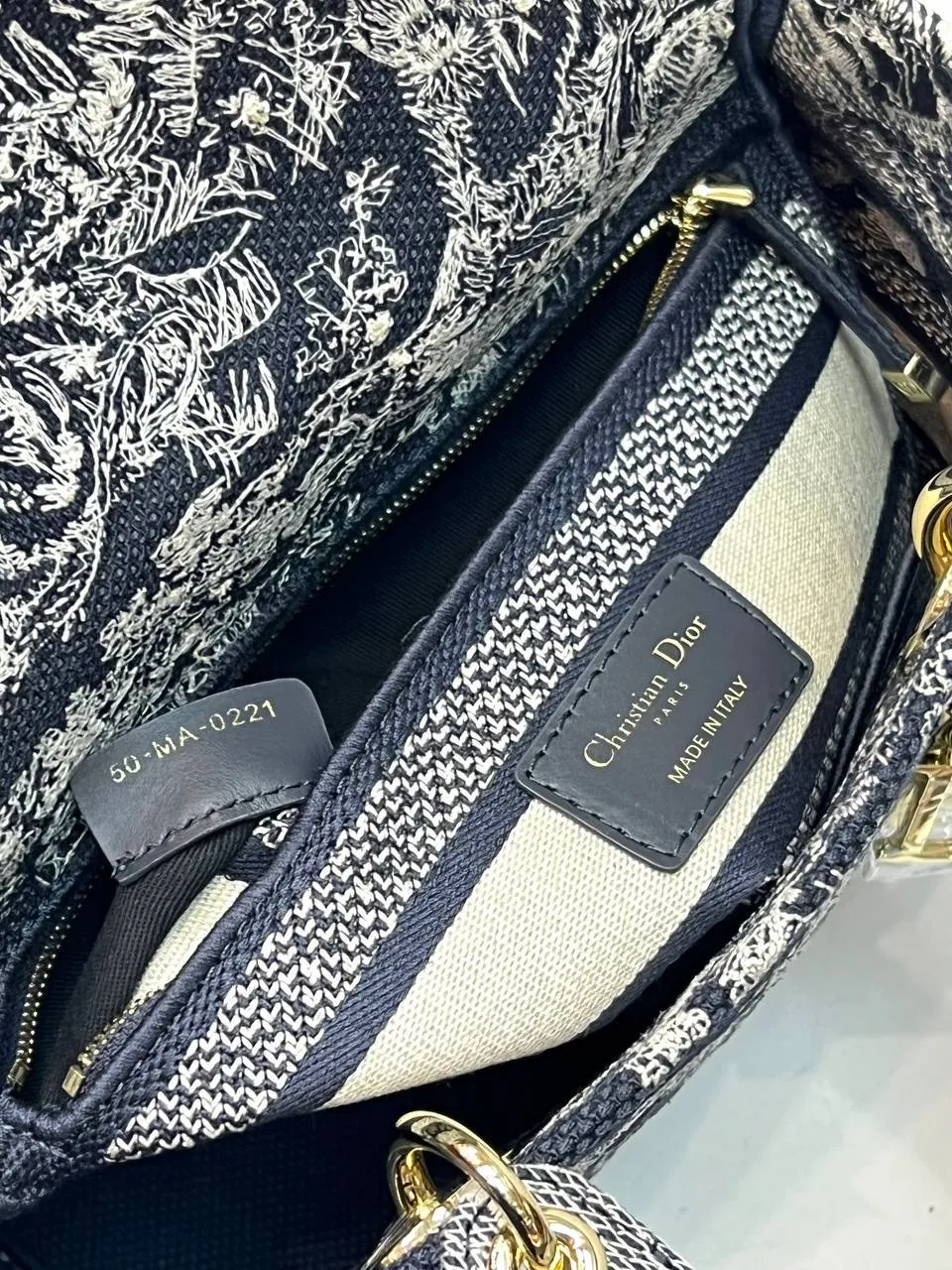 MEDIUM LADY D-LITE BAG Blue Toile de Jouy Embroidery