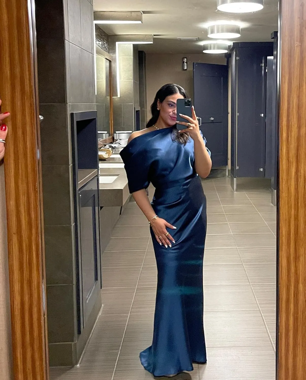 One Shoulder Mother of The Bride Dresses for Wedding Mermaid Half Sleeve Satin Formal Evening Party Gowns