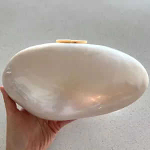 Pearlescent Shell-Shaped Clutch for Weddings and Parties