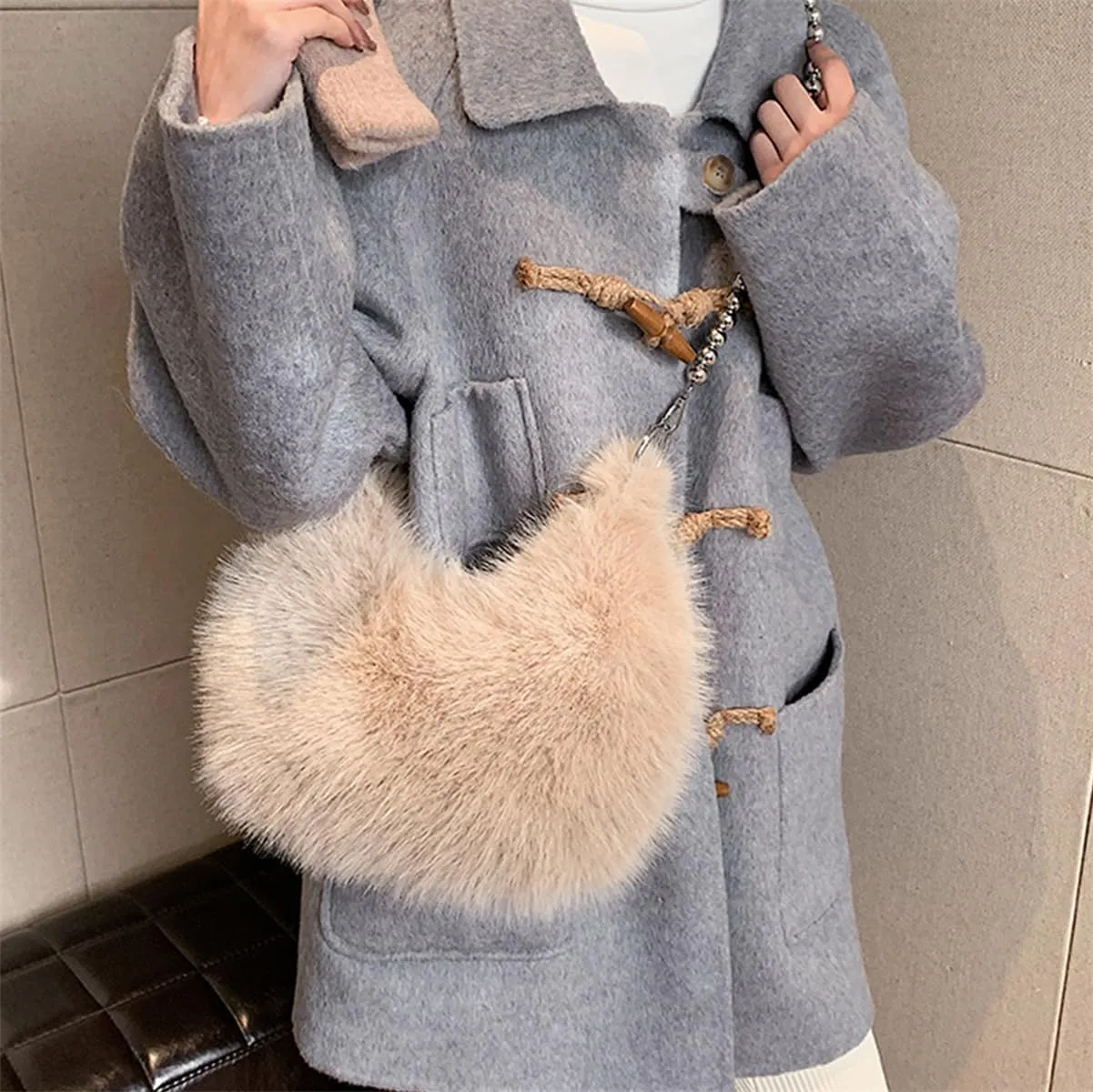 Plush Underarm Bag Ladies Fluffy Shoulder Bag, Furry Purses and Handbags, Women Clutch Tote Crossbody with Chain Strap