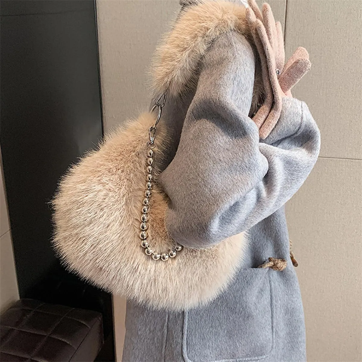 Plush Underarm Bag Ladies Fluffy Shoulder Bag, Furry Purses and Handbags, Women Clutch Tote Crossbody with Chain Strap