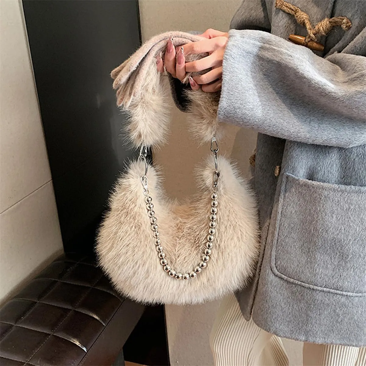 Plush Underarm Bag Ladies Fluffy Shoulder Bag, Furry Purses and Handbags, Women Clutch Tote Crossbody with Chain Strap