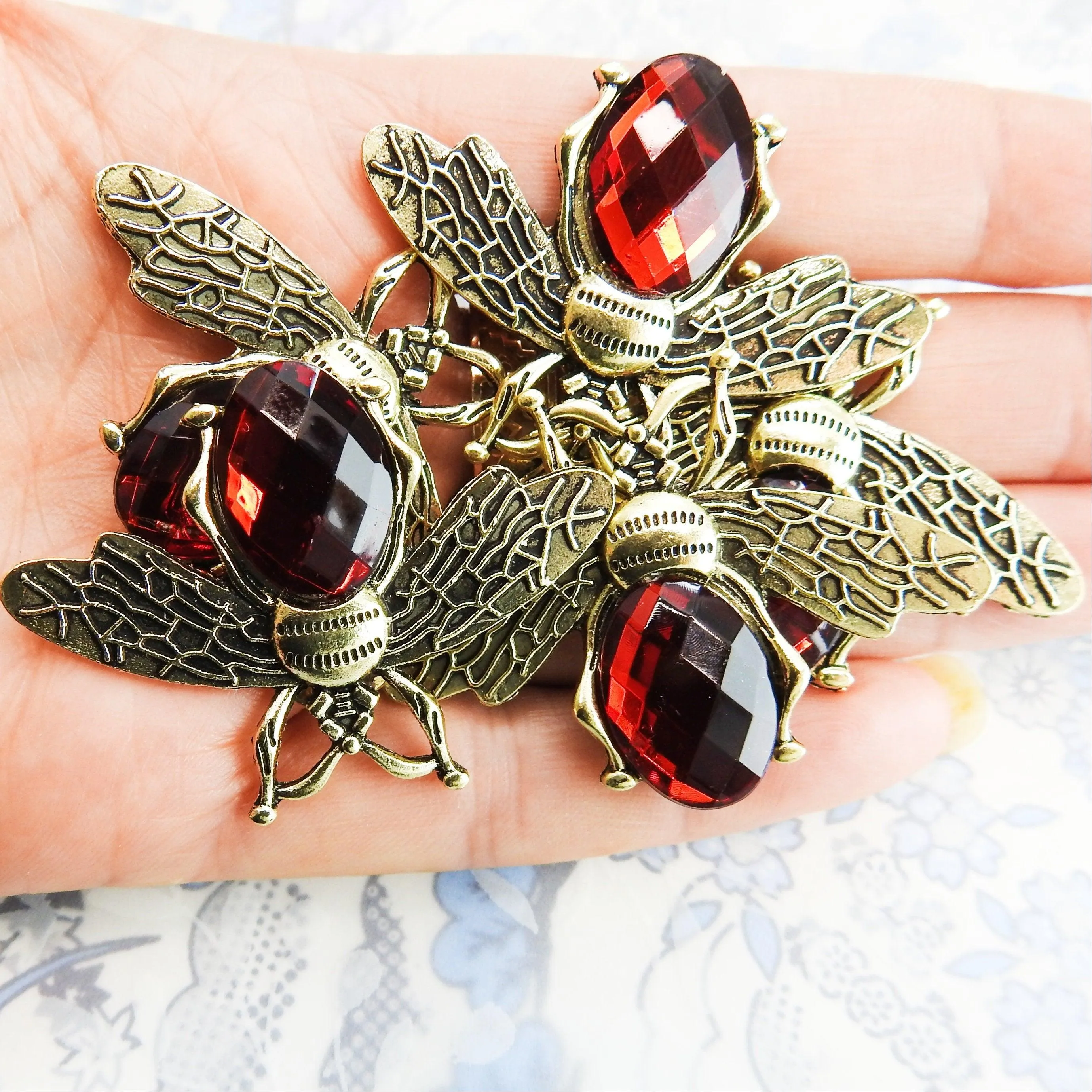 Red bee buttons