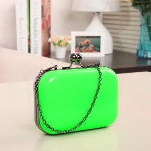 Vintage Skull purse Black Knuckle Ring Handbag Women Skull Clutch Evening Bag With shoulder Chain bolsas femininas