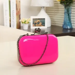 Vintage Skull purse Black Knuckle Ring Handbag Women Skull Clutch Evening Bag With shoulder Chain bolsas femininas