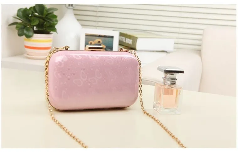 Vintage Skull purse Black Knuckle Ring Handbag Women Skull Clutch Evening Bag With shoulder Chain bolsas femininas