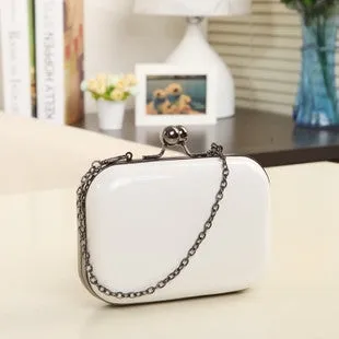 Vintage Skull purse Black Knuckle Ring Handbag Women Skull Clutch Evening Bag With shoulder Chain bolsas femininas