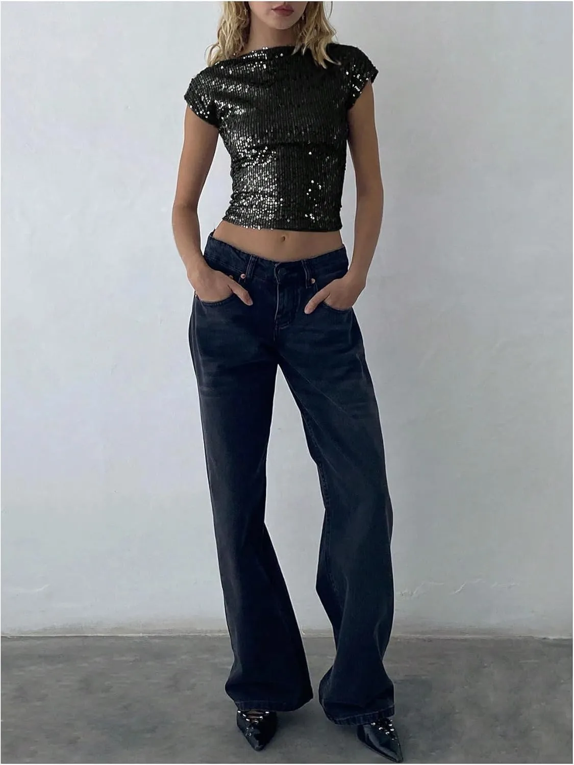 WDIRARA Women's Sequin Boat Neck Shirts Sparkle Glitter Backless Tee Cap Sleeve Crop Tops