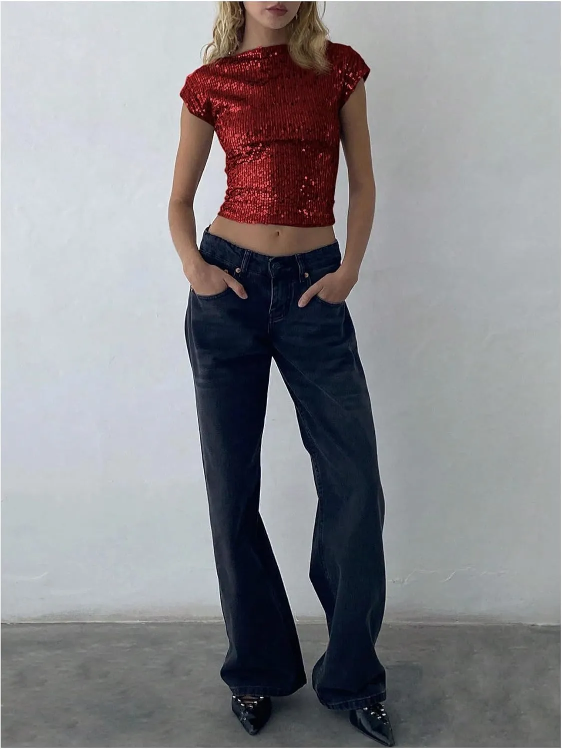 WDIRARA Women's Sequin Boat Neck Shirts Sparkle Glitter Backless Tee Cap Sleeve Crop Tops