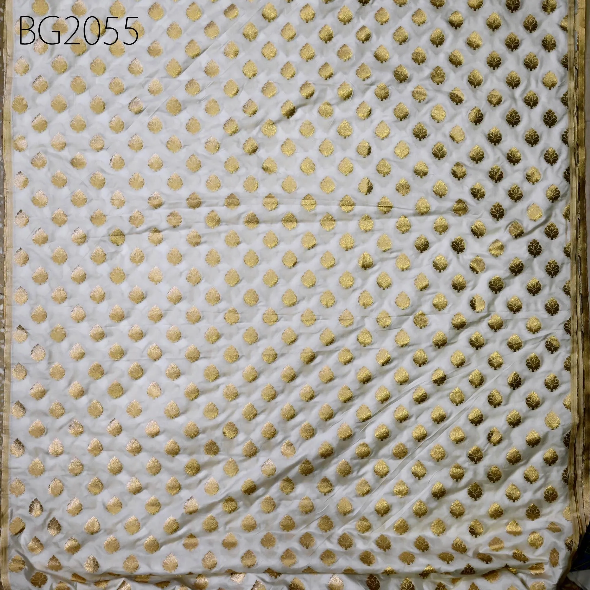 White Dyeable Brocade Fabric by the yard Gold Banarasi Lehenga Skirt Costume Wedding Dress Material Drapery Cushion Covers Saree Blouses