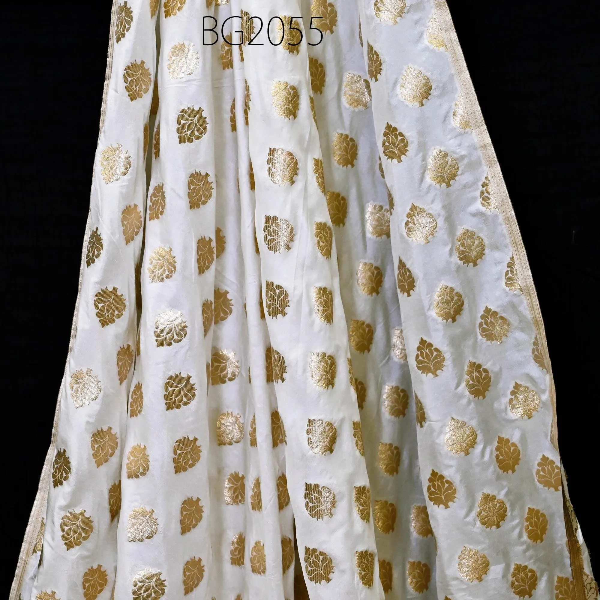 White Dyeable Brocade Fabric by the yard Gold Banarasi Lehenga Skirt Costume Wedding Dress Material Drapery Cushion Covers Saree Blouses