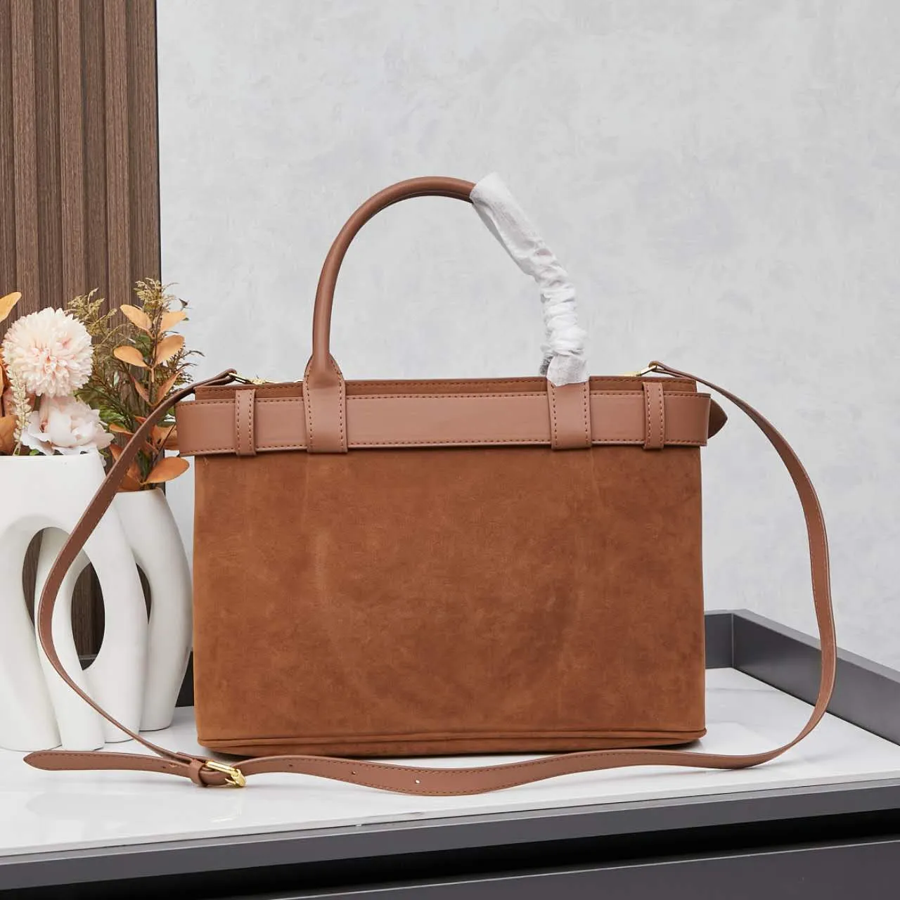 Zen shoulder tote